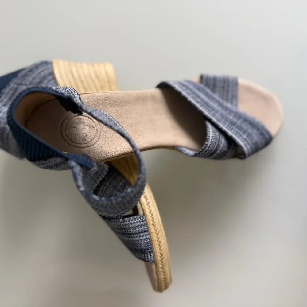 Charleston Shoe Co Denim Elastic Wedge Sandals Espadrille - Picture 2 of 3